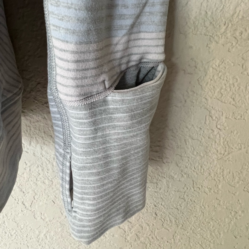 Lululemon Think Fast Top Base Layer Size 12 - image 6